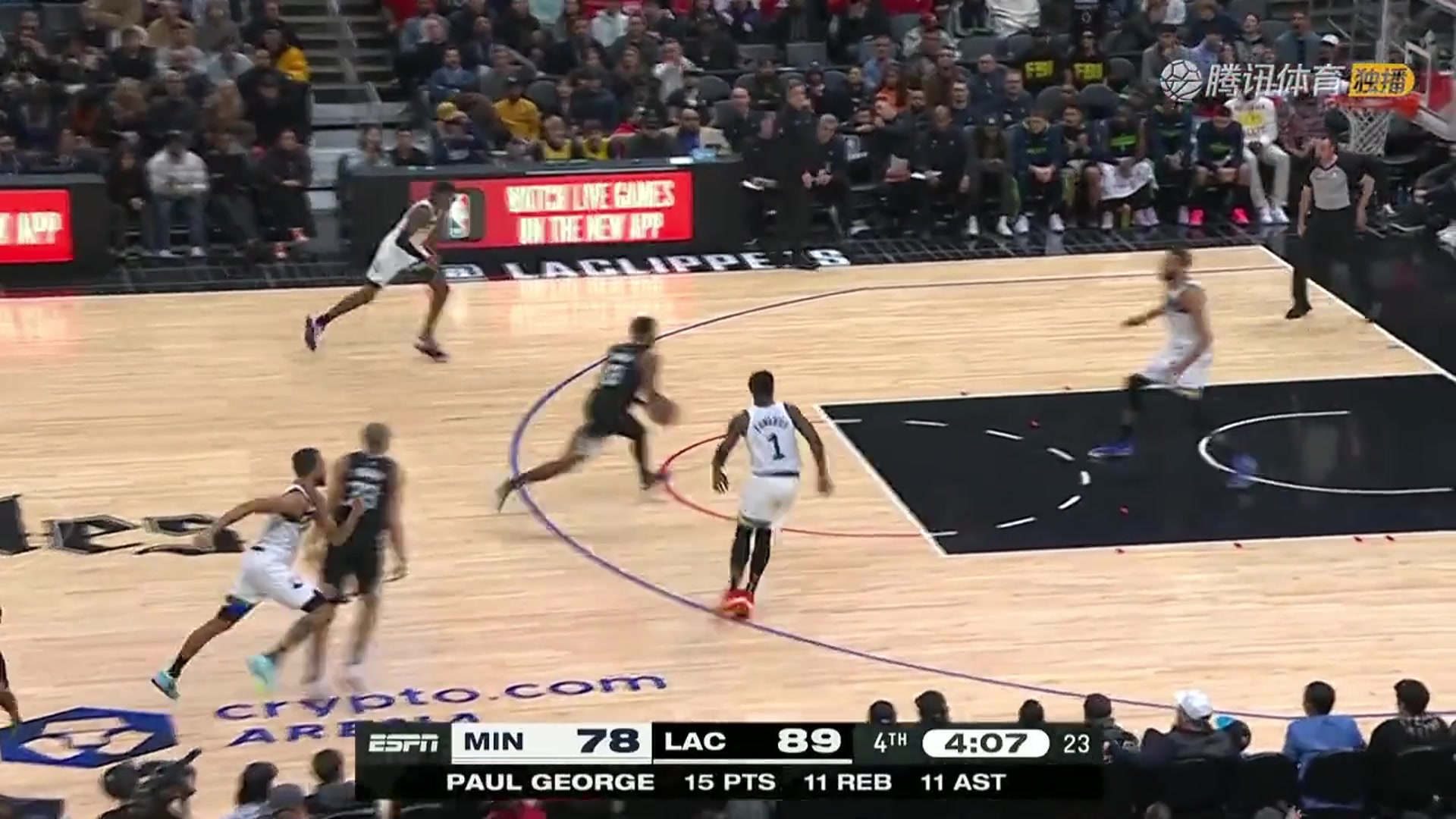 這就是億元先生的傳球水準(zhǔn)？戈貝爾發(fā)球直接相當(dāng)于送給對(duì)手了?。ǜ曦悹柺亚颍? title=