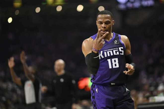 威少時隔7年26+6+6三分！國王滅奇才首次4連勝 小薩時隔27場復(fù)出