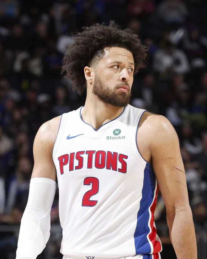 鞏固東部第一！布克傷停活塞16分逆轉(zhuǎn)太陽 狄龍6犯阿倫33分